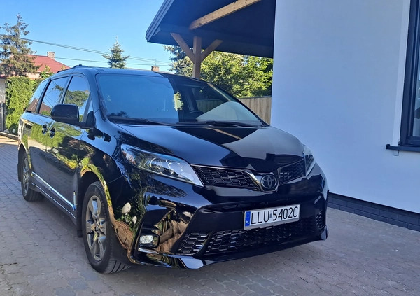 Toyota Sienna cena 169000 przebieg: 29000, rok produkcji 2020 z Łuków małe 631